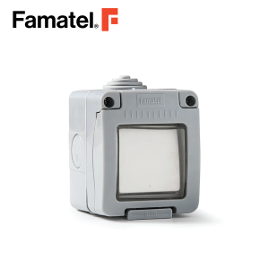 IP55 مفاتيح السطح 8.2 × 7 سم 10 أمبير / 250 فولت تيار متردد 1 عصابة